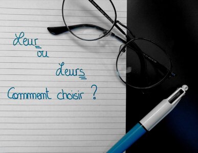Leur ou leurs : comment bien choisir ?