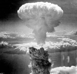 Histoire de la bombe atomique