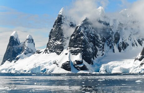 Voyage au cœur de l'Arctique : histoire et enjeux