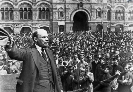Révolution russe de 1917 : de monarchie à république soviétique
