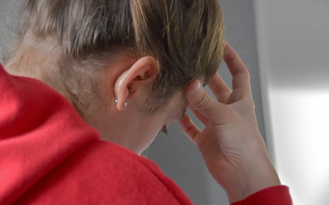 Lycéenne qui a besoin de soutien scolaire pour progresser