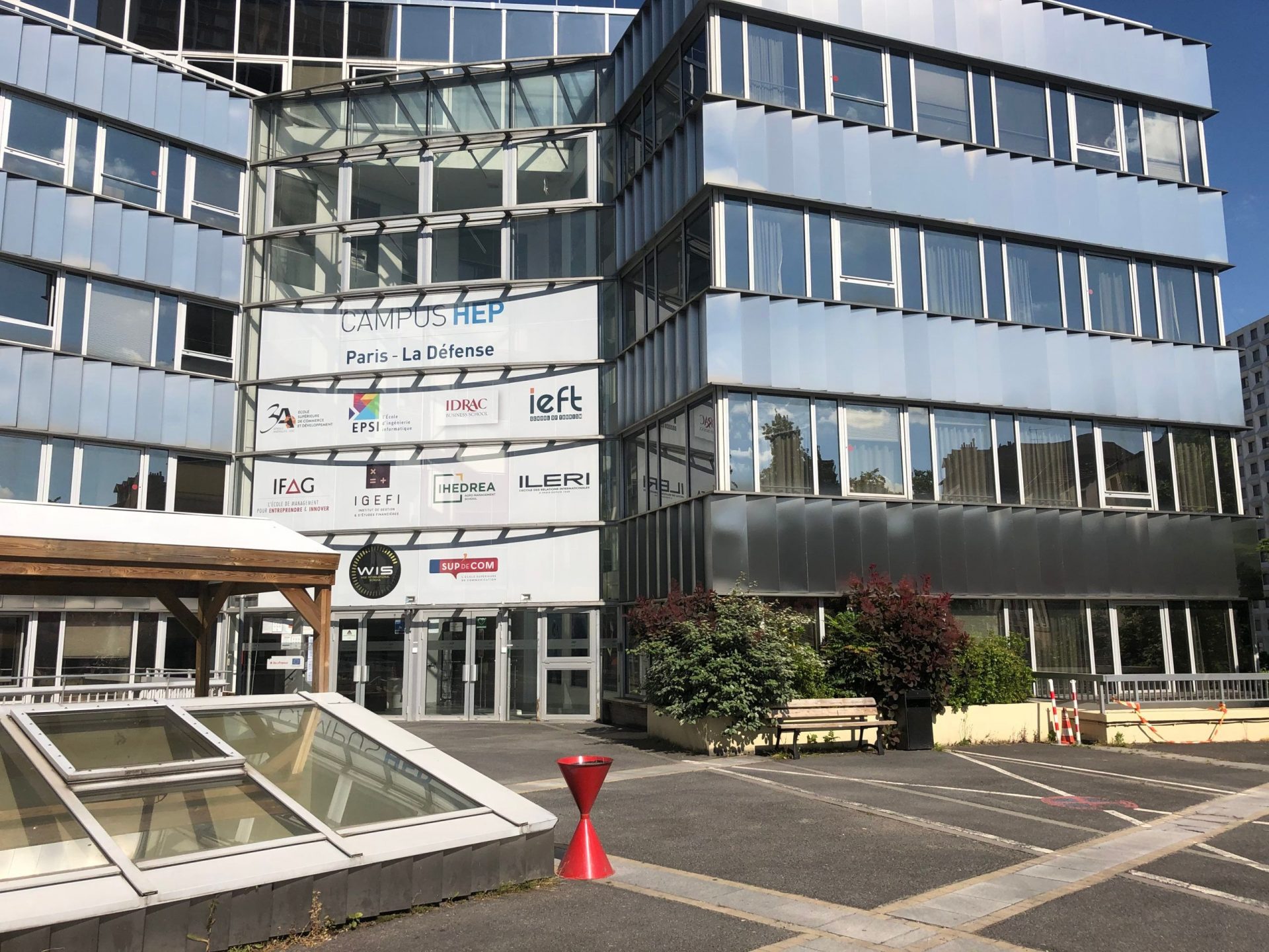 IDRAC Business School