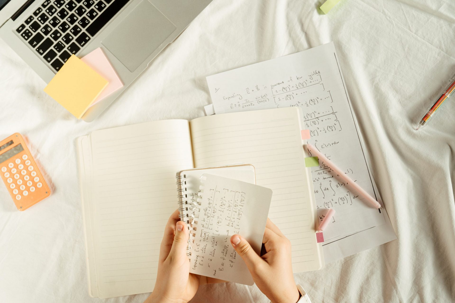 loi de composition interne