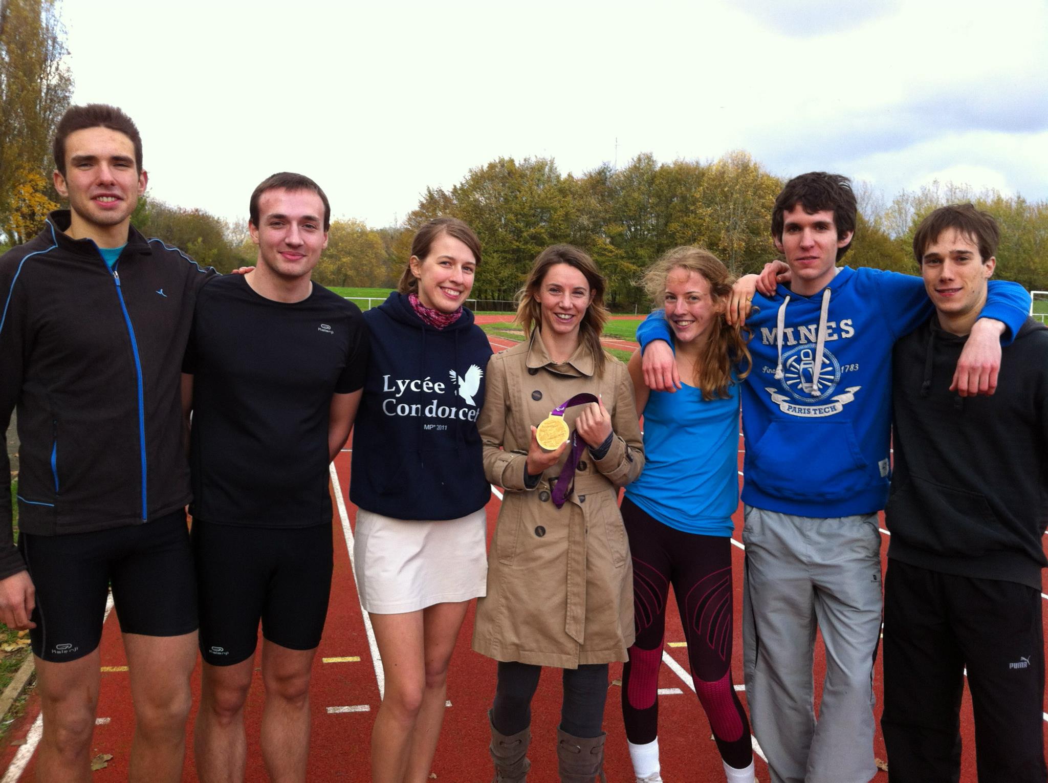 56434_244453975682331_1609647051_o (1)