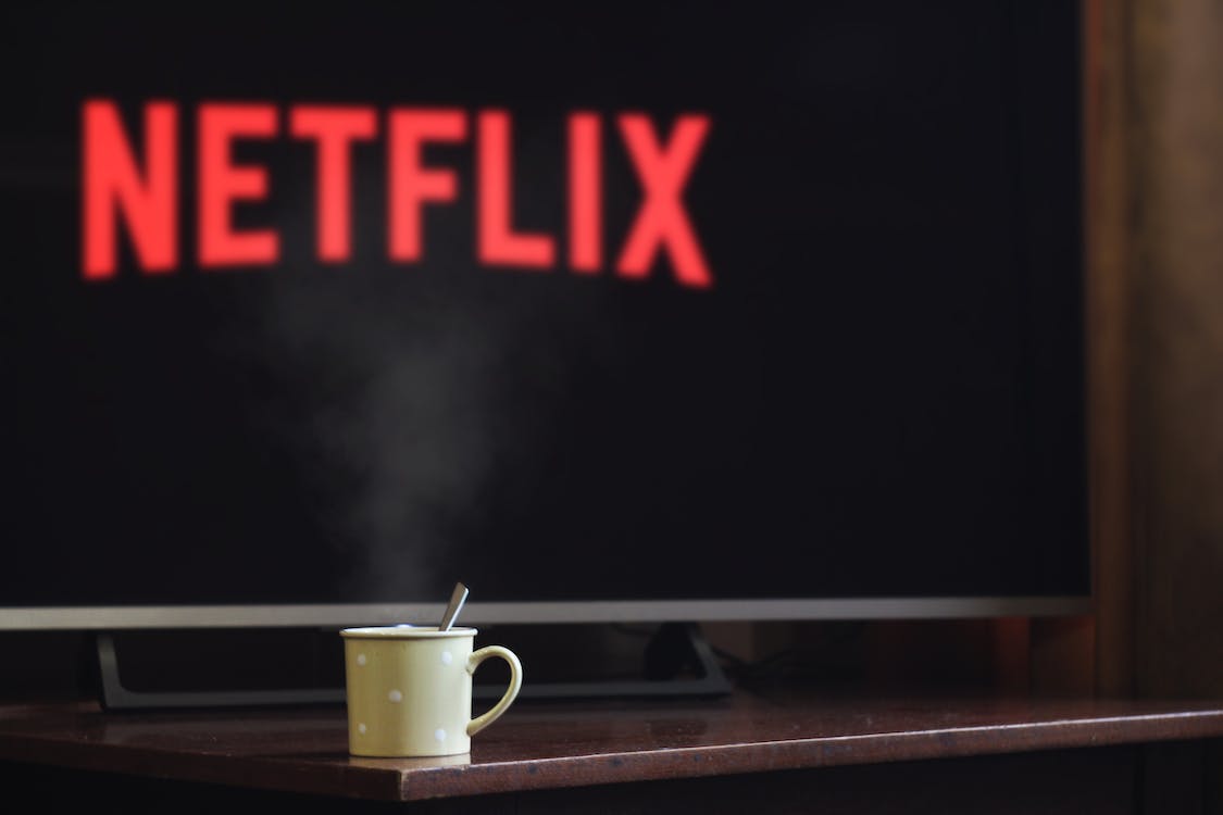 Quelles sont les techniques utilisées par Netflix pour te rendre addict ? ️