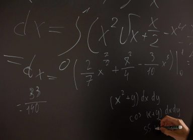 Calculs littéraux : un monde sans chiffres ! 