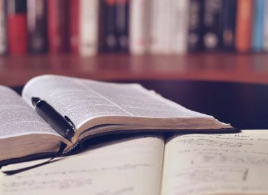 Conjugaison du présent de l’indicatif : le guide complet