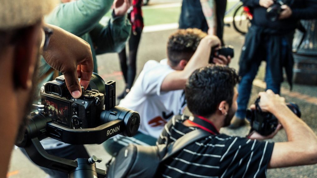 journalistes en train de filmer