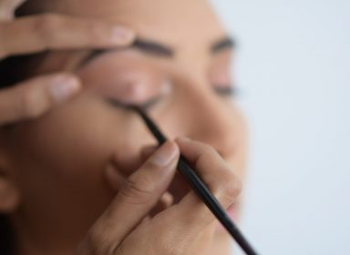 La véritable histoire du maquillage : quand médecine devient art