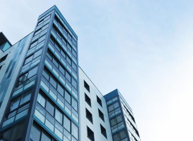 Zoom sur l’éco : quelle différence entre monopole et oligopole ?