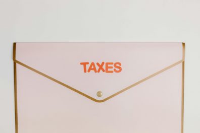 La taxe rose, la pratique commerciale qui fait voir rouge ! 