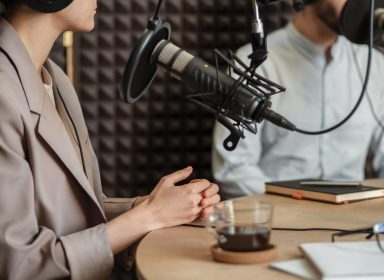 5 podcasts pour réviser la physique-chimie
