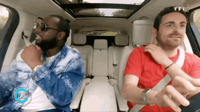 Maitre gims qui fait "sapés comme jamais"